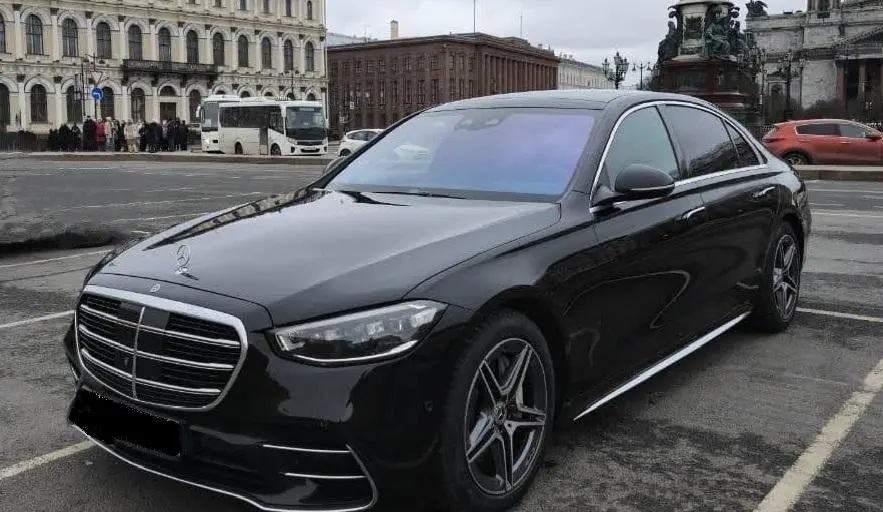 Mercedes S-Class W223, 2 места