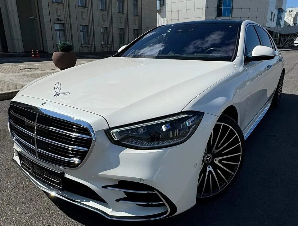 Mercedes S-Class W223 белый